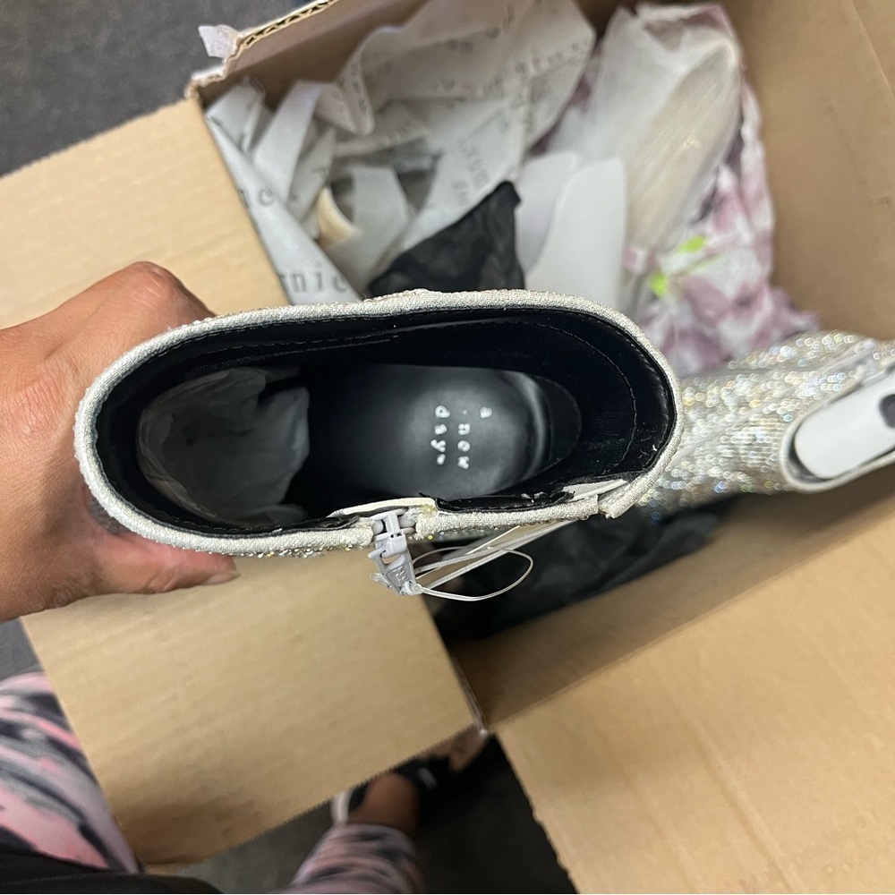 A New Day Silver Sparkly Ankle Boots Size 8.5 Block Heel - Picture 5 of 6